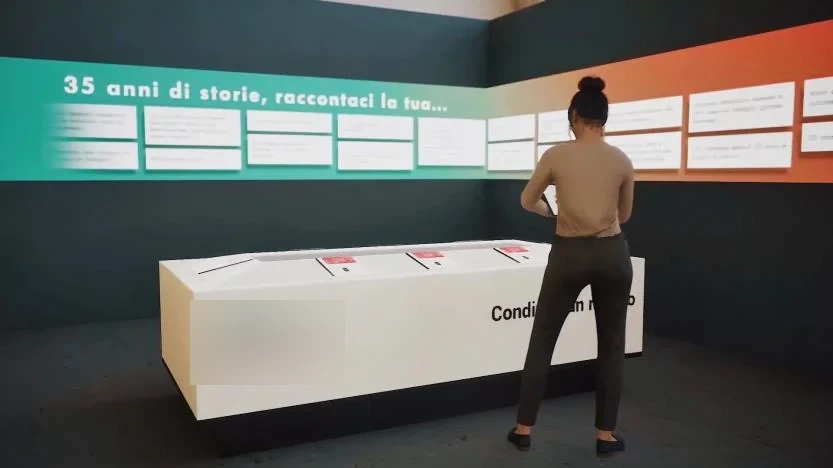 Installazione interattiva per raccogliere le storie delle persone